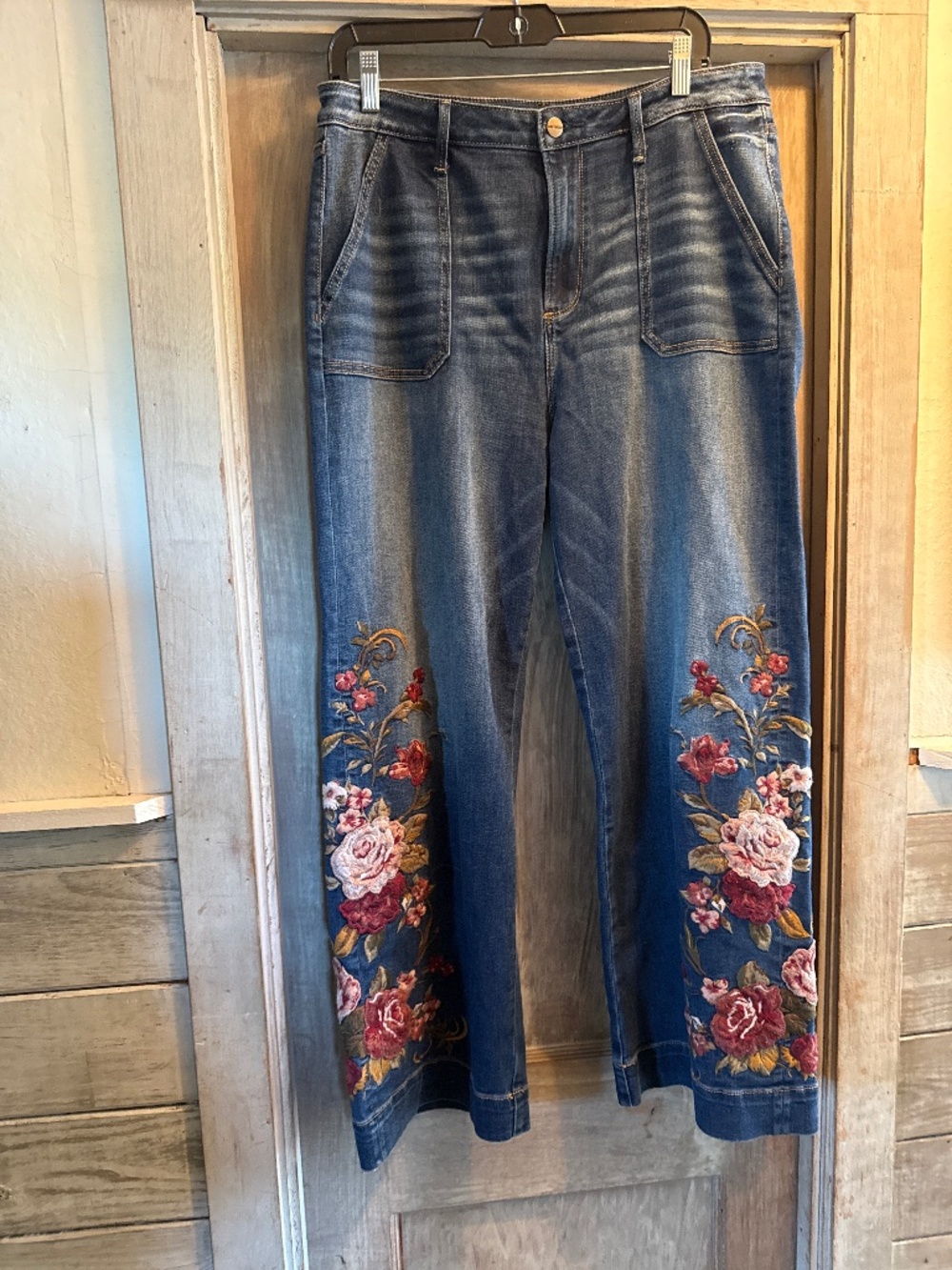 Driftwood Embroidered Jeans - Wide Leg - size W32 L 31- measures 34/30